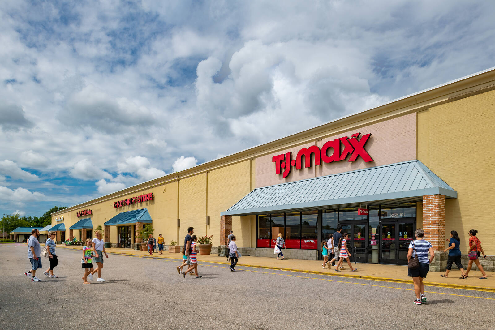 FAIRFIELD SHOPPING CENTER ShopCore Properties