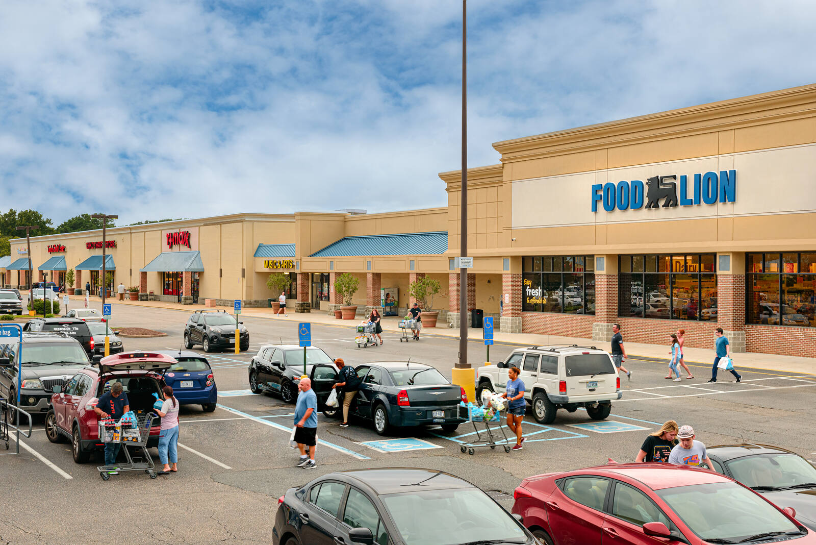 FAIRFIELD SHOPPING CENTER ShopCore Properties
